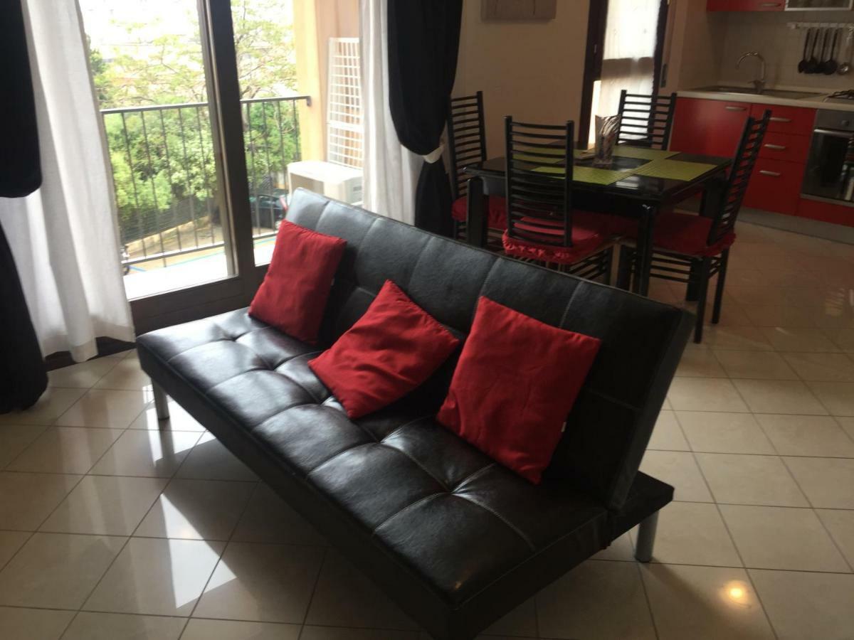 Via Acquedotto N. 66, Condominio "Le Piramidi" Olbia Luaran gambar